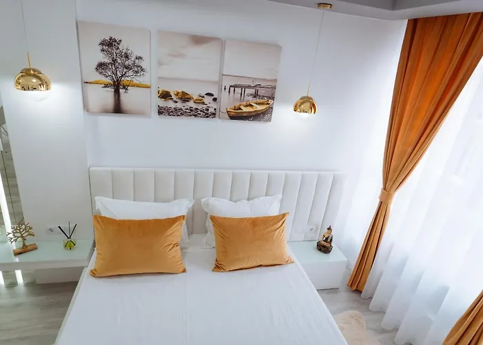 Goldenlux Apartments