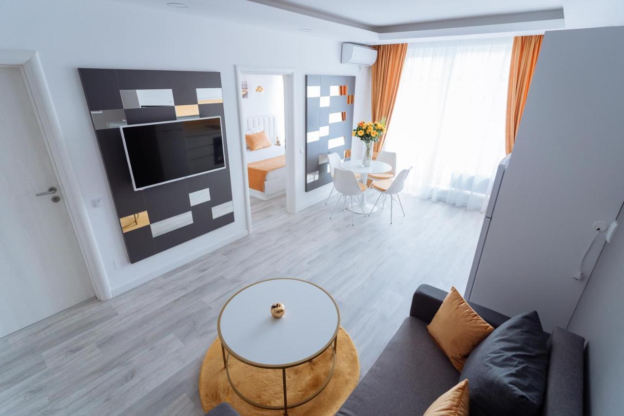 Goldenlux Apartment