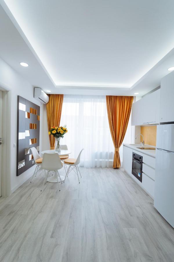 Apartment Goldenlux *