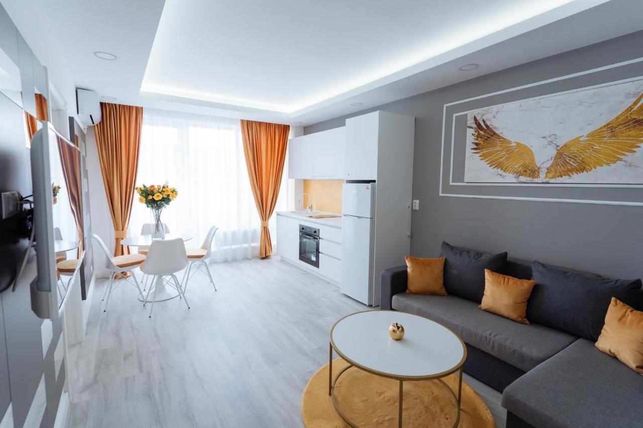 Goldenlux Apartment